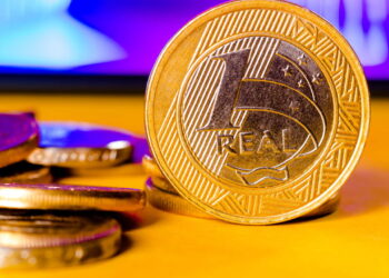 Brasil recua no ranking global de crescimento do PIB, aponta Austin Rating