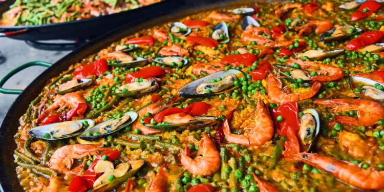 Como a paella foi criada em Valência e conquistou os restaurantes do mundo!