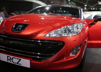 Quer um carro diferente? Veja 5 modelos de duas portas 'escondidos' no mercado