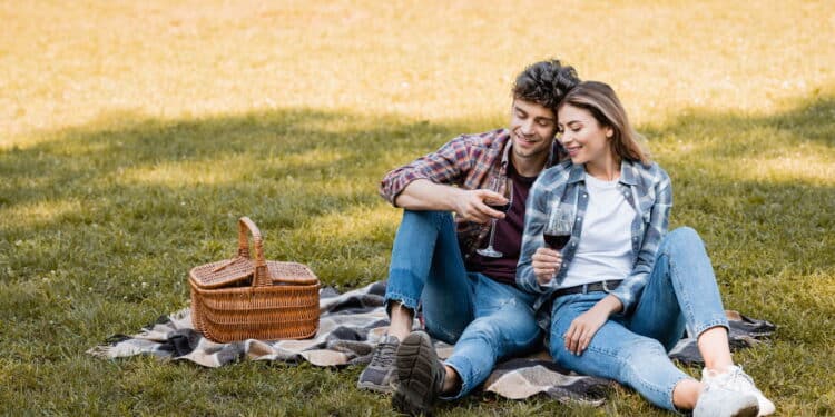 Dicas para organizar um piquenique econômico ao ar livre