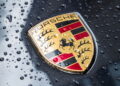 Como funciona o carregador por indução da Porsche que dispensa cabos!