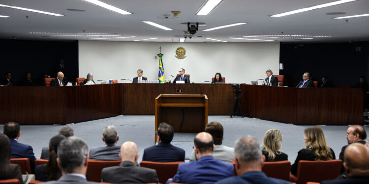 STF condena Bolsonaro: reação do mercado e possíveis sanções dos EUA