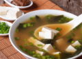 Como a sopa de missô foi criada e se tornou um prato essencial no Japão!