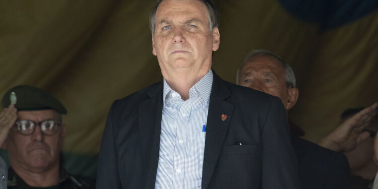 Congresso discute anistia a Bolsonaro em meio a pressões do STF