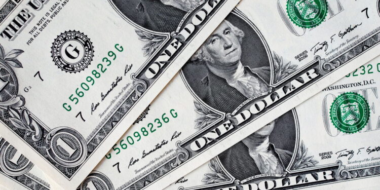 Carry trade não explica o dólar: "argumentos não fecham a conta", diz analista