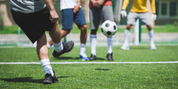 Futebol brasileiro vive bolha de dívidas e precisa de Fair Play Financeiro; entenda