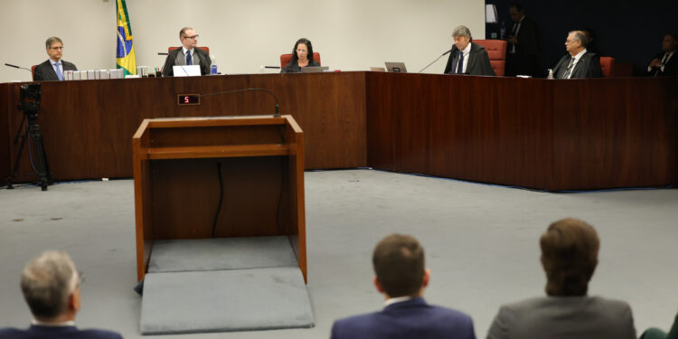 Brasília (DF) 10/09/2025 - A Primeira Turma do Supremo Tribunal Federal (STF) realiza o quarto dia de julgamento dos réus do Núcleo 1 da trama golpista, formado pelo ex-presidente Jair Bolsonaro e mais sete aliados.  Foto: Fabio Rodrigues-Pozzebom/ Agência Brasil