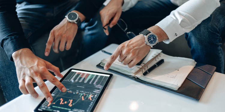 Mercado hoje: Gol e Azul encerram fusão e B3 bate recorde com cripto