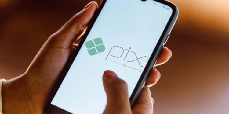 Pix Automático cresce e ganha espaço como alternativa ao débito em conta