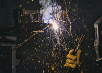 Produção industrial de julho repete sinal de fraqueza do PIB, apontam economistas