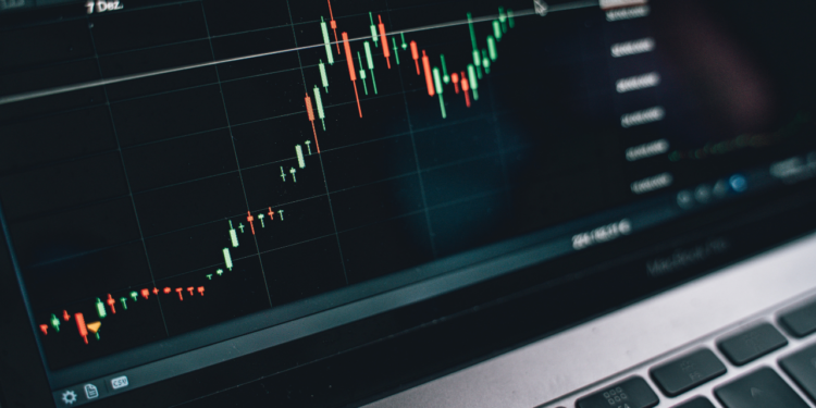 Investir em Small Caps é uma boa ideia? Veja análise do especialista