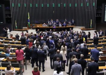 Opinião: Quem vai vencer a queda de braço entre STF e Congresso?