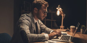 Trabalhador noturno tem direito que muitos desconhecem e está na lei