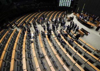 Governo avalia saídas para arrecadação após queda da MP do IOF