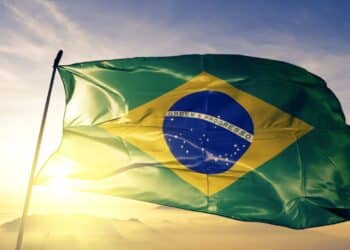 Fluxo estrangeiro: fiscal e juros altos testam atratividade do Brasil