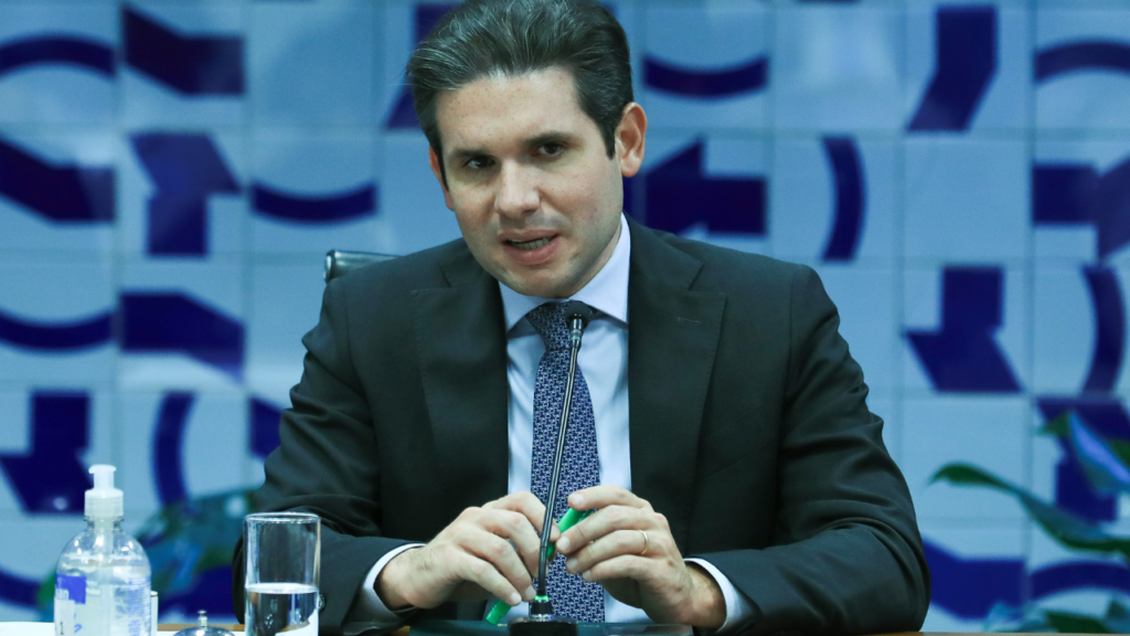 Câmara vota ampliação da isenção do imposto de renda
