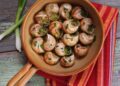 Conheça a origem milenar do escargot, o caracol que virou alta gastronomia!