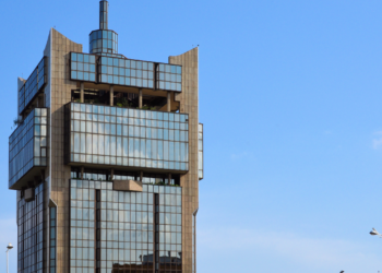 Focus: inflação recua, mas fiscal e serviços preocupam