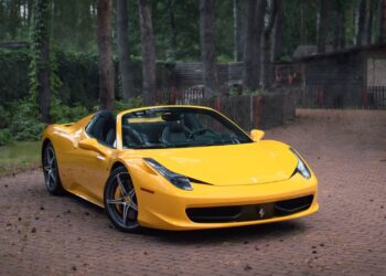 Qual o carro do seu ídolo? A lista dos modelos de luxo preferidos das celebridades!