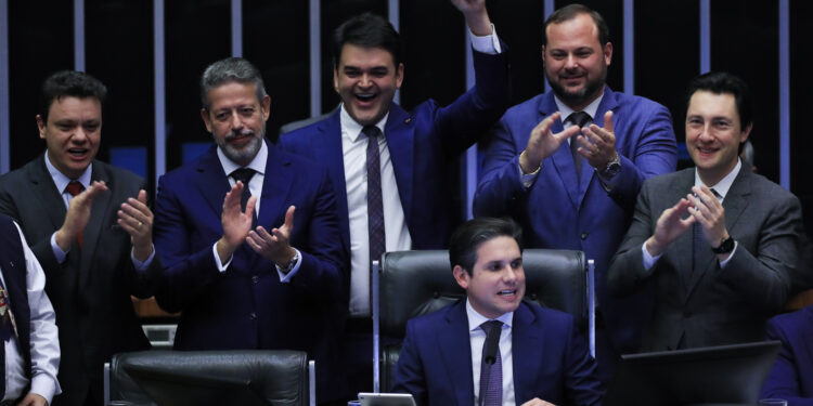 Imposto de Renda: o que muda com a nova faixa de isenção aprovada na Câmara