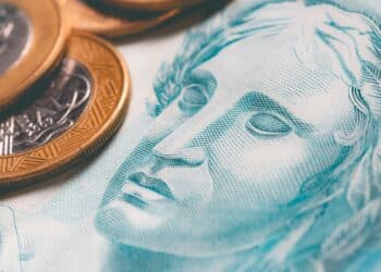 "Selic pode ficar em 15% por mais tempo", alerta especialista