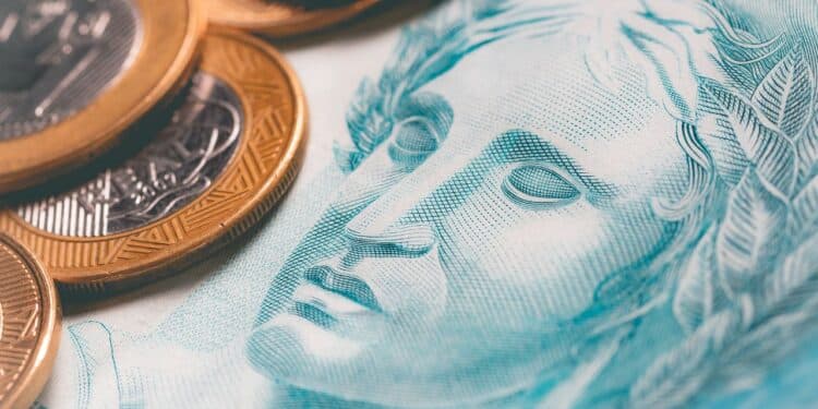 "Selic pode ficar em 15% por mais tempo", alerta especialista