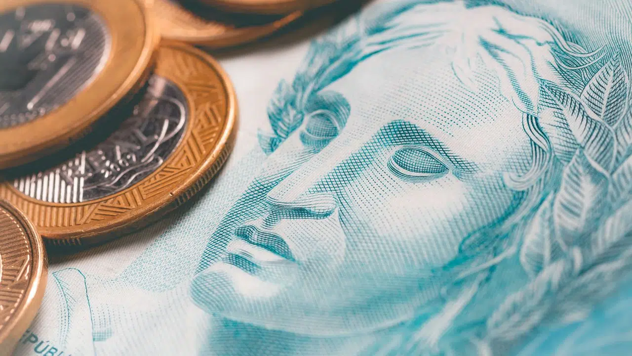 "Selic pode ficar em 15% por mais tempo", alerta especialista