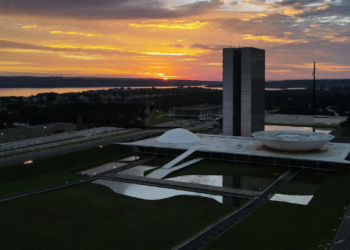 "Medidas populistas ameaçam a política fiscal e pode afetar o PIB", alerta especialista