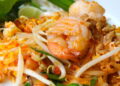 Como o Pad Thai nasceu de uma campanha nacionalista e virou o prato mais famoso da Tailândia!