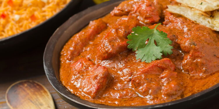 Conheça a surpreendente origem do prato indiano mais famoso, o Tikka Masala!