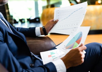 Ações para outubro: veja quais empresas para deixar no radar