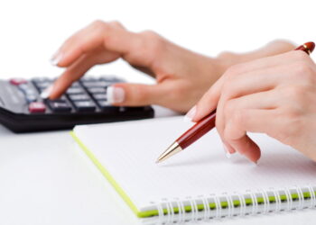 Guardar dinheiro para viajar é possível com pequenos ajustes diários