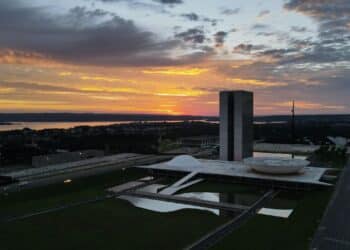 "Congresso resiste a cortes e pressiona fiscal de 2026", avalia especialista