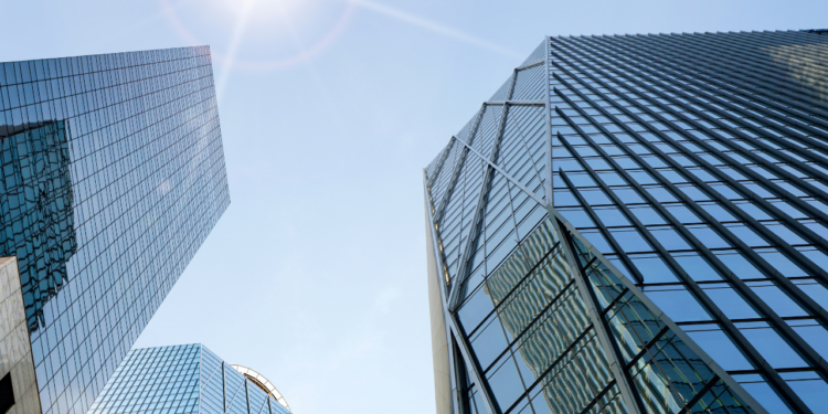 O ano das construtoras? Setor imobiliário supera expectativas e viram destaque