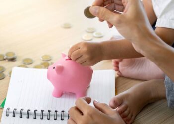 Dia das Crianças: o melhor presente é ensinar educação financeira. Foto: depositphotos.com / itchaz.gmail.com