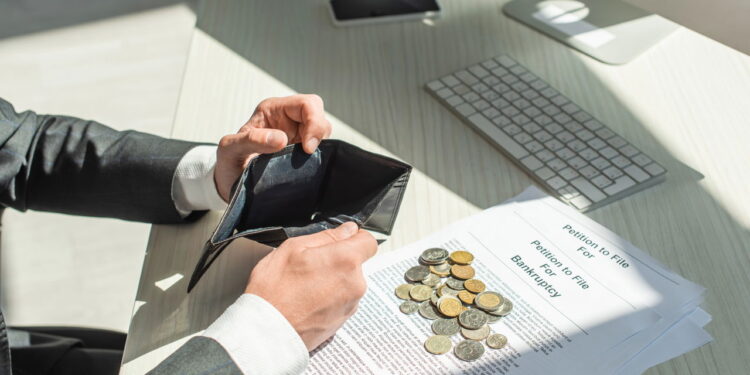 Demissão sem motivo? Veja o que a lei obriga a empresa a pagar