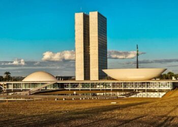 Brasília. Praça dos 3 poderes. Fiscal no radar de Brasília.