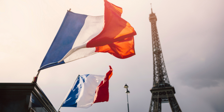 França sem rumo: por que a fragmentação política se tornou o maior desafio de Macron