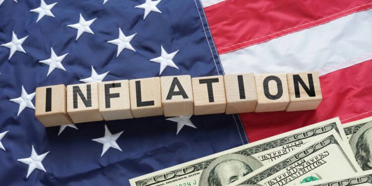 Bandeira americana, notas de dólar, inflação americana, CPI dos EUA.