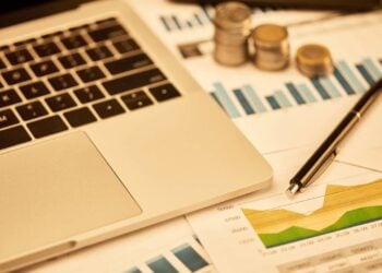 Mercado opera com cautela após balanços de Vale, WEG e Romi