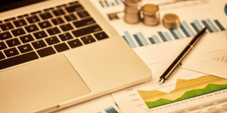 Mercado opera com cautela após balanços de Vale, WEG e Romi