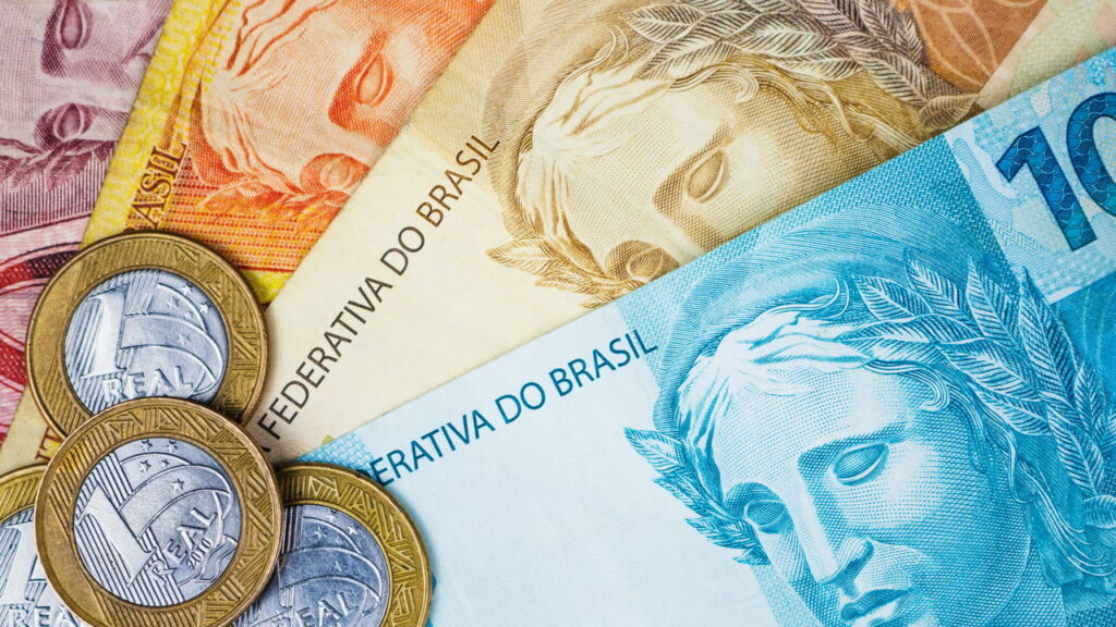 Entenda como funciona o piso salarial e evite erros no contrato de trabalho