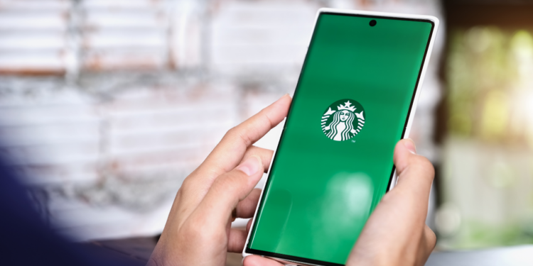 Café, leite e dividendos: a Starbucks ainda atrai investidores ou perdeu o sabor?