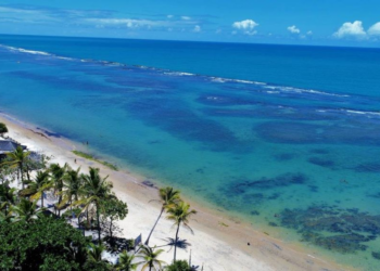 Essa cidade histórica do litoral da Bahia encanta viajantes com praias e cultura viva
