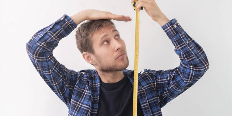 A razão surpreendente pela qual sua altura muda ao longo do dia