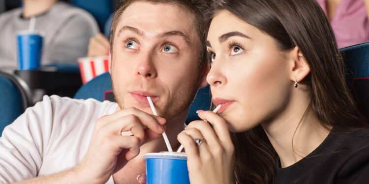 4 comédias românticas atemporais para aquecer seu fim de semana