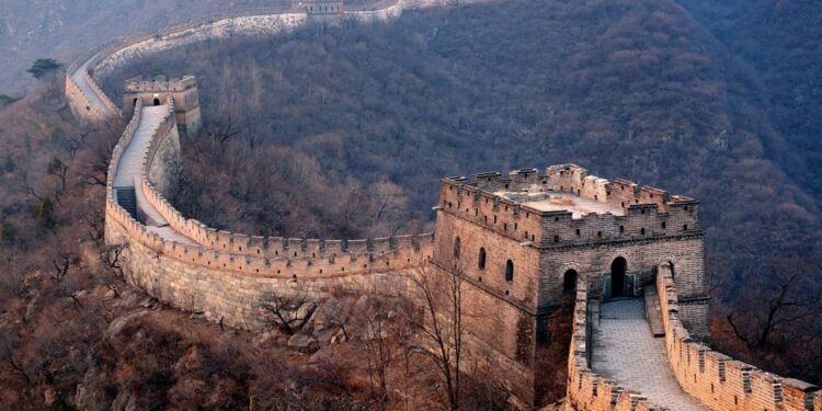 O motivo pelo qual a Grande Muralha da China foi construída de forma irregular