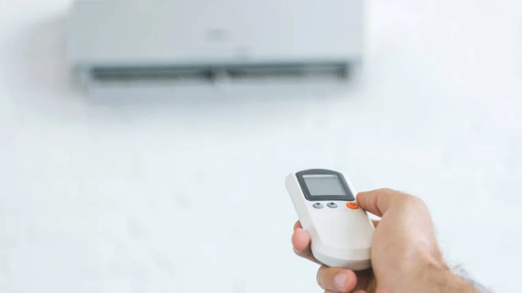 Tecnologia sustentável que refresca sua casa e protege o meio ambiente ao mesmo tempo. Créditos: depositphotos.com / AllaSerebrina