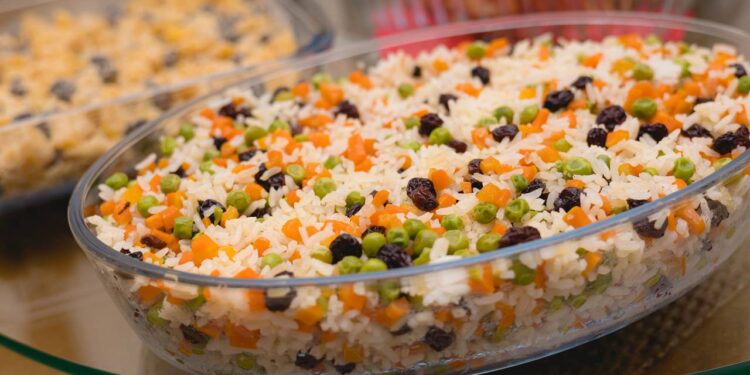 A receita de arroz à grega mais completa para impressionar no Natal