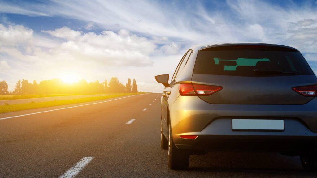 Lei do Farol muda regras e exige atenção dos motoristas para evitar multa